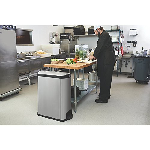 Rubbermaid Commercial Slim Jim Step-On