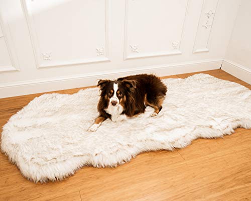 Treat A Dog Puprug Runner Faux Fur Memory Foam Orthopedic Dog Bed, Pressure-Relieving Memory Foam, Minimize Joint Pain and Improve A Dog’s Health and Mobility (Curve White)