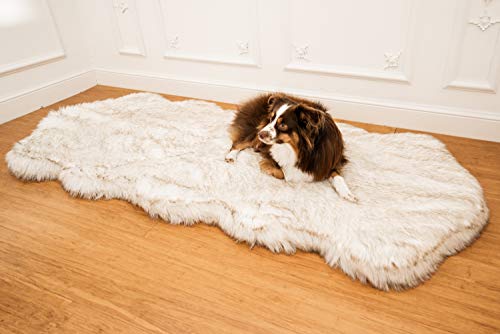 Treat A Dog Puprug Runner Faux Fur Memory Foam Orthopedic Dog Bed, Pressure-Relieving Memory Foam, Minimize Joint Pain and Improve A Dog’s Health and Mobility (Curve White)