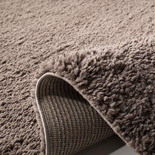 Safavieh August Shag Collection AUG900R Solid 1.2-inch Thick Area Rug, 8'6" x 8'6" Round, Taupe