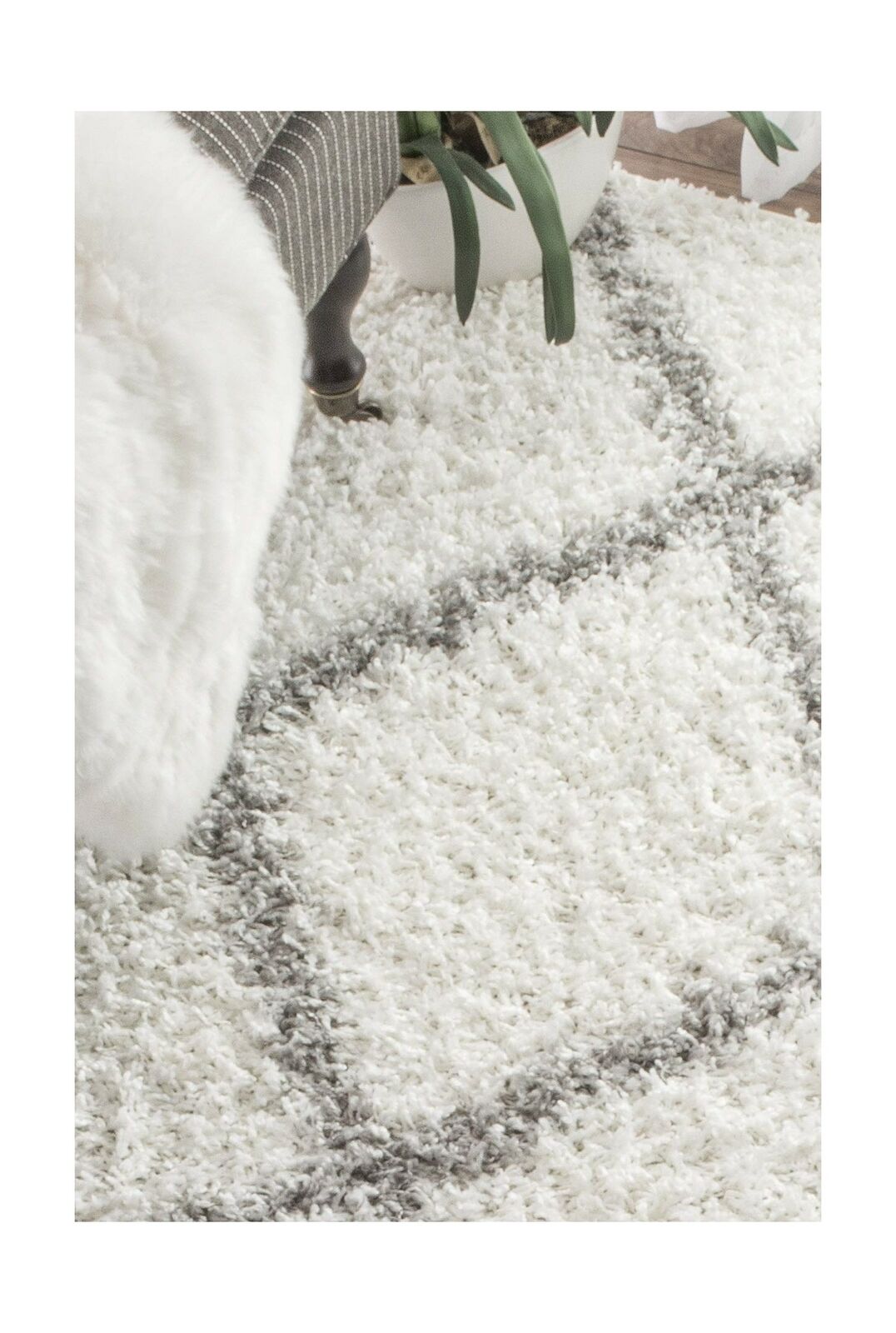 nuLOOM Trellis Cozy Soft & Plush Shag Rug, 8' Square, White