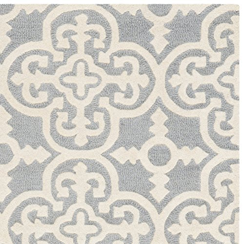 Safavieh Cambridge Collection CAM133D Handmade Moroccan Wool Area Rug, 6' x 9', Silver/Ivory