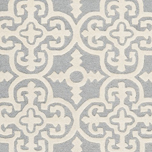 Safavieh Cambridge Collection CAM133D Handmade Moroccan Wool Area Rug, 6' x 9', Silver/Ivory